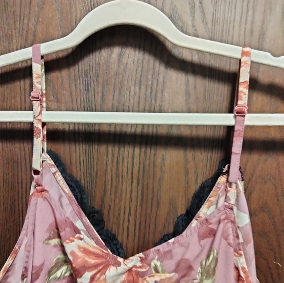 Torrid Floral Lace Tank Top - Picture 7 of 8